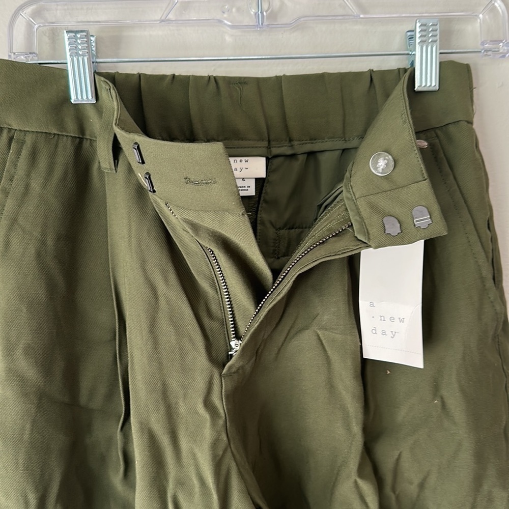 Women's Size 4 Green Pants A New Day Casual - Picture 4 of 5